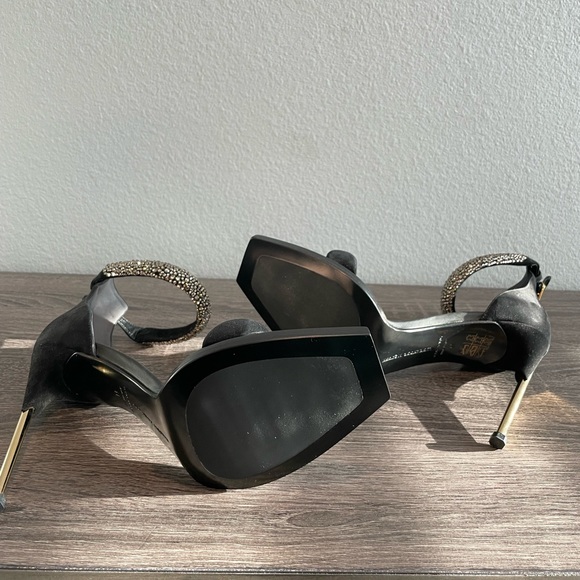 Authentic Alexander McQueen shoes - Picture 5 of 8